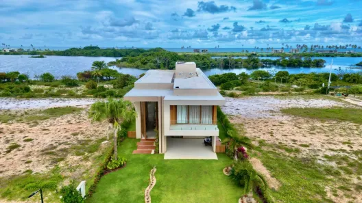 Casa de Condomínio com 6 Quartos para alugar, 564m² no Barra do Jacuípe, Camaçari