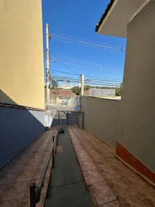 Casa com 3 Quartos para alugar, 150m² no Vila Sul Americana, Carapicuíba