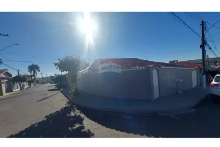 Casa com 3 Quartos para alugar, 160m² no Jardim Brasília, Mogi Guaçu