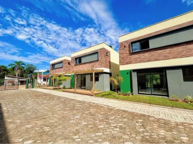 Sobrado com 3 Quartos para alugar, 100m² no , Garopaba