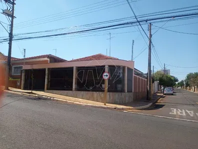 Casa com 3 Quartos à venda, 174m² no Centro, Araraquara