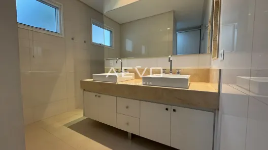 Casa de Condomínio com 3 Quartos à venda, 450m² no Jardins Verona, Goiânia