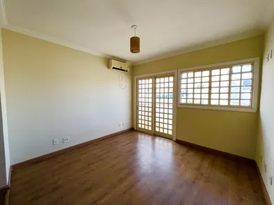 Sobrado com 4 Quartos à venda, 486m² no Setor Oeste, Brasília