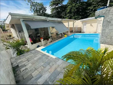 Casa com 3 Quartos à venda, 250m² no Adrianópolis, Manaus