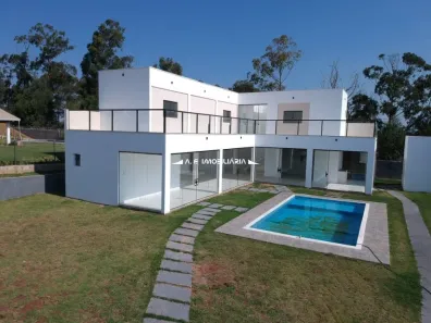 Fazenda/Sítio com 4 Quartos à venda, 1000m² no , Mairinque