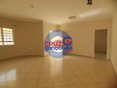 Casa com 3 Quartos para venda ou aluguel, 200m² no Vila Indaiá, Rio Claro