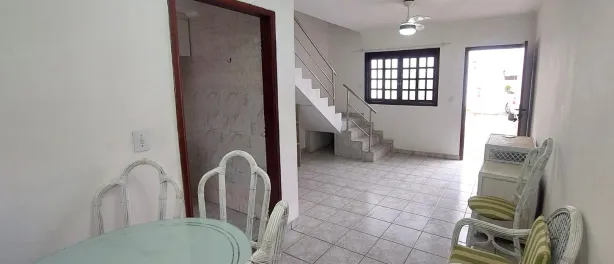 Casa de Condomínio com 2 Quartos à venda, 66m² no Jardim Las Palmas, Guarujá