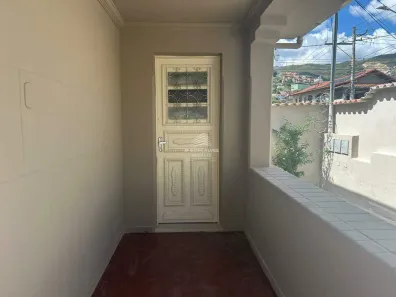 Casa com 4 Quartos para alugar, 150m² no Santa Efigênia, Belo Horizonte