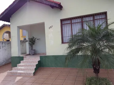 Casa com 3 Quartos à venda, 186m² no Sitio Paredão, Ferraz de Vasconcelos