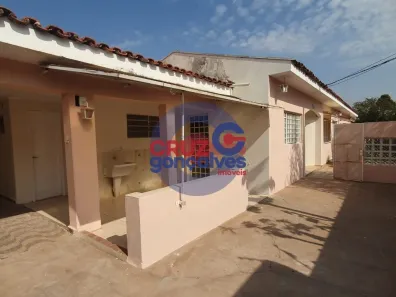 Casa com 3 Quartos para venda ou aluguel, 200m² no Vila Indaiá, Rio Claro