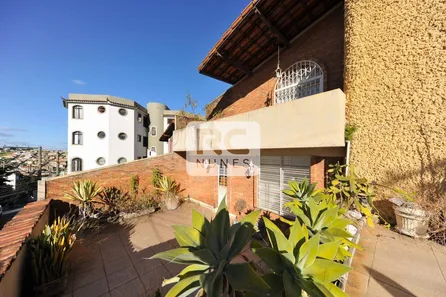 Casa com 4 Quartos à venda, 458m² no São Lucas, Belo Horizonte