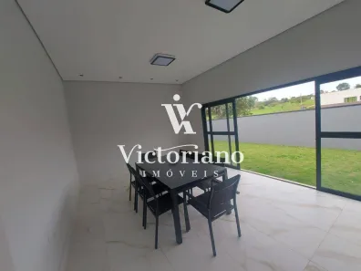 Casa de Condomínio com 4 Quartos para venda ou aluguel, 243m² no Riviera de Santa Cristina I, Arandu