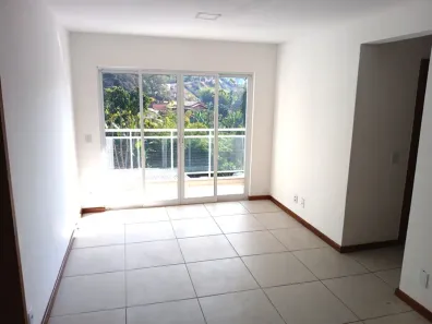 Apartamento com 2 Quartos para alugar, 62m² no Pedro do Rio, Petrópolis