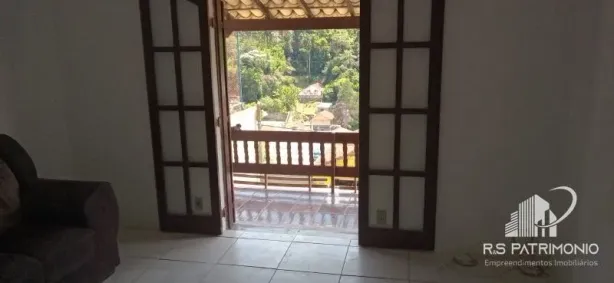 Apartamento com 3 Quartos para alugar, 70m² no Carangola, Petrópolis