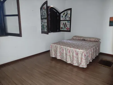 Sobrado com 3 Quartos à venda, 300m² no Vila Freitas, Carapicuíba