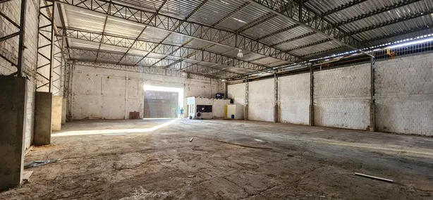 Galpão/Depósito/Armazém para alugar, 670m² no Quintas, Natal