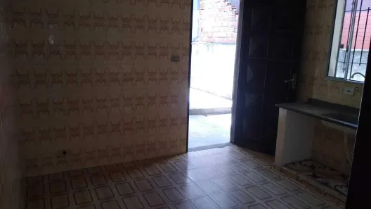 Casa com 1 Quarto para alugar, 60m² no Vila Helena, Suzano