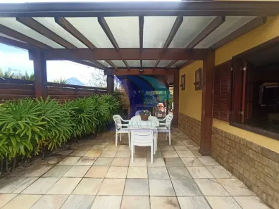 Casa com 3 Quartos para alugar, 195m² no Ogiva, Cabo Frio