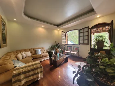 Casa com 4 Quartos à venda, 203m² no Jardim Montanhês, Belo Horizonte
