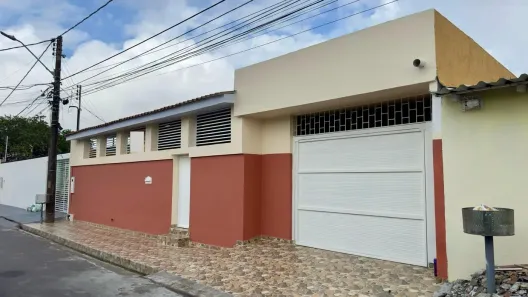 Casa com 4 Quartos à venda, 230m² no Alvorada, Manaus