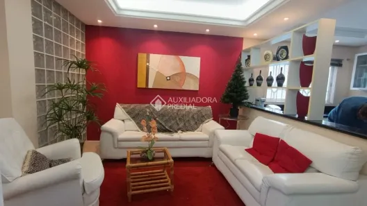 Sobrado com 4 Quartos para alugar, 307m² no Igara, Canoas