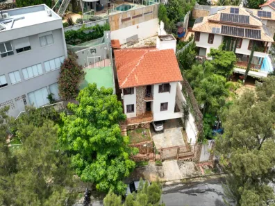 Casa com 4 Quartos para alugar, 272m² no Comiteco, Belo Horizonte