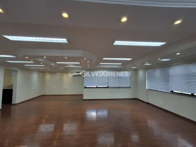 Sala Comercial para alugar, 136m² no Santa Efigênia, Belo Horizonte