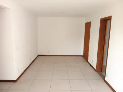 Apartamento com 2 Quartos para alugar, 62m² no Pedro do Rio, Petrópolis