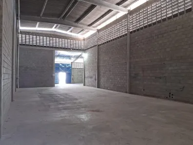 Galpão/Depósito/Armazém para alugar, 450m² no Buraquinho, Lauro de Freitas