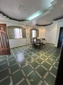 Casa com 3 Quartos para alugar, 300m² no Santa Inês, Betim