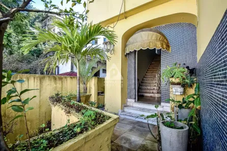 Casa com 5 Quartos para alugar, 520m² no Leme, Rio de Janeiro