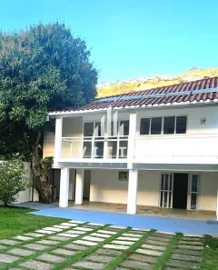 Casa com 3 Quartos para alugar, 400m² no Nogueira, Petrópolis