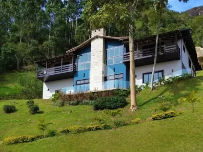 Casa com 5 Quartos para venda ou aluguel, 1060m² no Samambaia, Petrópolis