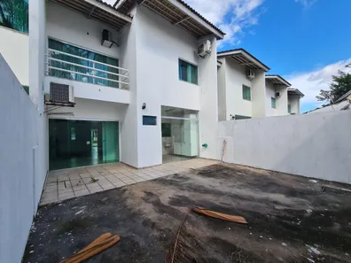 Casa com 3 Quartos para venda ou aluguel, 214m² no Flores, Manaus
