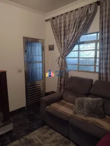 Sobrado com 3 Quartos à venda, 200m² no Vila América, Carapicuíba