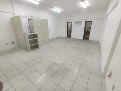 Sala Comercial para alugar, 110m² no Centro, Santos