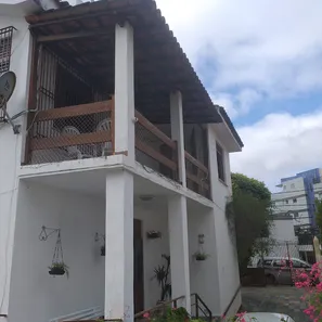 Casa com 3 Quartos para alugar, 610m² no Jardim Apipema, Salvador