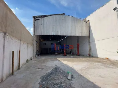 Galpão/Depósito/Armazém para venda ou aluguel, 500m² no Pechincha, Rio de Janeiro
