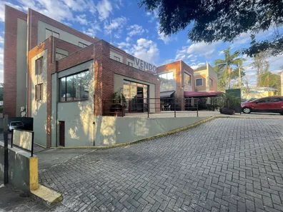 Ponto Comercial à venda, 176m² no Chácara São João, Carapicuíba