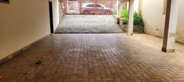 Ponto Comercial com 8 Quartos para alugar, 399m² no Santa Tereza, Belo Horizonte