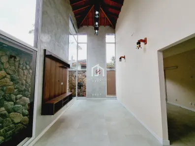 Casa de Condomínio com 3 Quartos para alugar, 216m² no Parque São Luís, Taubaté