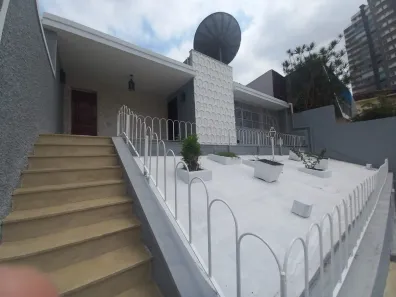 Casa com 3 Quartos para venda ou aluguel, 180m² no Joana D'Arc, Nova Iguaçu