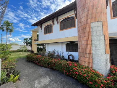 Sobrado com 4 Quartos à venda, 492m² no Candelária, Natal