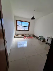 Casa com 3 Quartos para venda ou aluguel, 240m² no Serra, Belo Horizonte