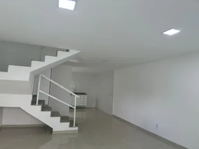 Sobrado com 2 Quartos para alugar, 100m² no Recreio dos Bandeirantes, Rio de Janeiro
