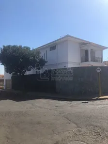 Sobrado com 4 Quartos à venda, 285m² no Vila Yamada, Araraquara