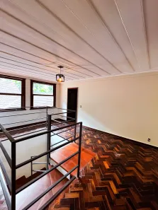 Apartamento com 3 Quartos para alugar, 176m² no Carangola, Petrópolis
