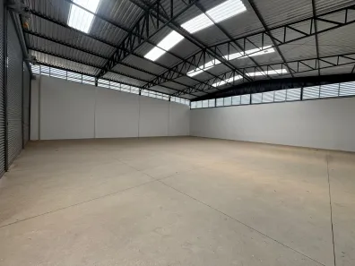Galpão/Depósito/Armazém para alugar, 400m² no Monte Verde, Betim