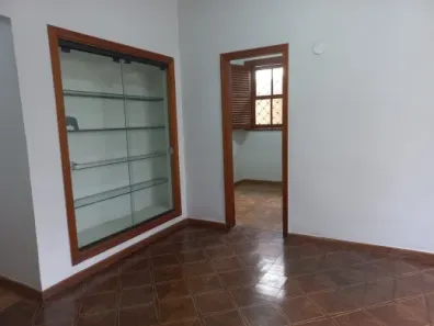 Casa com 2 Quartos para alugar, 185m² no Santo Antônio, Belo Horizonte