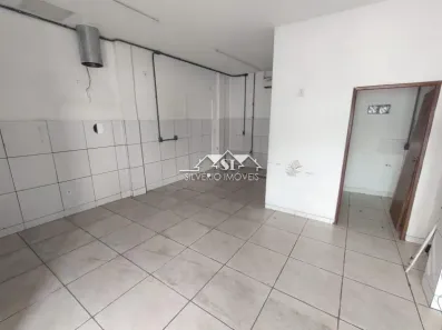 Ponto Comercial para alugar, 35m² no Quissama, Petrópolis